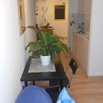 Lo